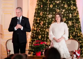 Sveikindami Kalėdų Proga Lietuvos Vadovai Ragina Džiaugtis Namais Ir Taika