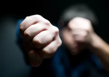 Per Kalėdas Susimušę Vyrai Uždaryti į Areštinę