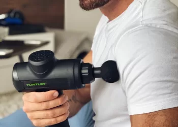 Masažinis pistoletas ir 9 jo privalumai