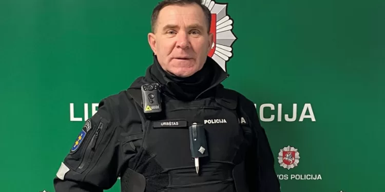 Mokytojas įgyvendino Savo Svajonę Tapti Policijos Pareigūnu