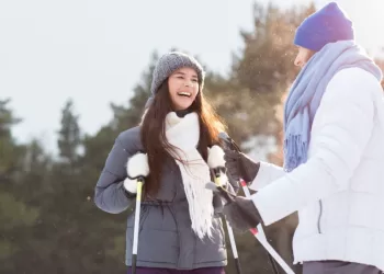 Moteriškos žieminės Striukės Snieglenčių Sportui – Koks Turėtų Būti Idealus Modelis? Patikriname, Ką Verta Pasirinkti!