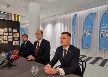 Susisiekimo Ministerija Ir „LTG Link“ Pasirašė Sutartį Dėl Keleivių Vežimo Geležinkeliais