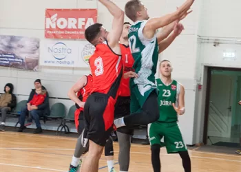 „Kavarsko“ Krepšininkai Laimi Visas Rungtynes