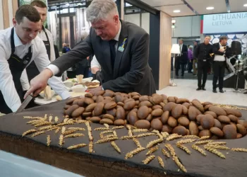 Parodoje „Žalioji Savaitė 2023“ – Dėmesys Lietuviškai Duonai Milžinei Ir žemės ūkio Politikai