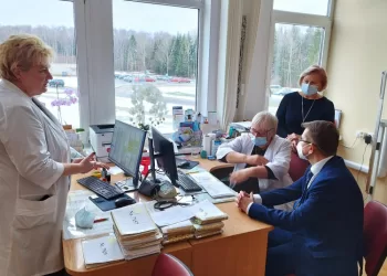 Kaišiadoryse Sveikatos Apsaugos Ministras Domėjosi, Kokie Sprendimai Padėtų Ištraukti Medikus Iš Popierių