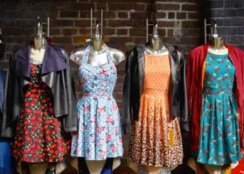 Kokios Medžiagos Labiausiai Tinka Suknelių Kūryboje?