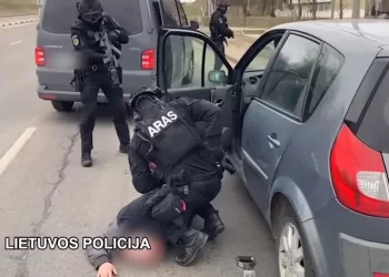 Policijos Pareigūnais Apsimetę Ginkluoti Nusikaltėliai Iš Ukrainiečio Pagrobė 12 Milijonų Grivinų