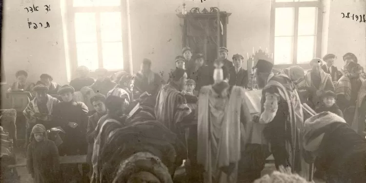 Kaip Atrodė Pamaldos Anykščių Didžiojoje  Sinagogoje