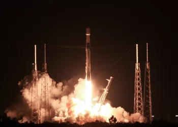 „SpaceX“ paleido didžiausią „Falcon 9“ raketos krovinį