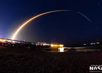 „SpaceX“ pradeda paleisti antrosios kartos „Starlink“ žvaigždyną