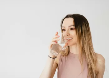 Vanduo – Kodėl Jis Gyvybiškai Svarbus Organizmui?