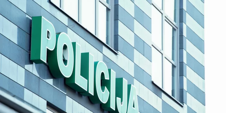 Operatyviai Nustatytas Ir Sulaikytas Mokykloje Savadarbį Sprogmenį Palikęs Asmuo