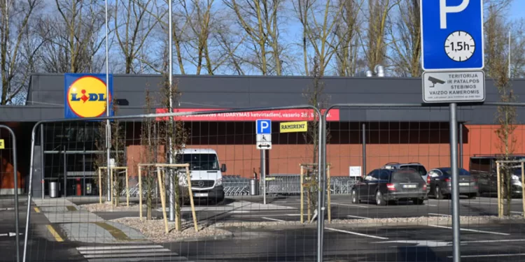 Prie „Lidl“ Apribojo Stovėjimo Laiką