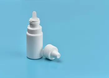 CDC įspėja dėl EzriCare akių lašų, ​​susijusių su 50 infekcijų 11 valstybių