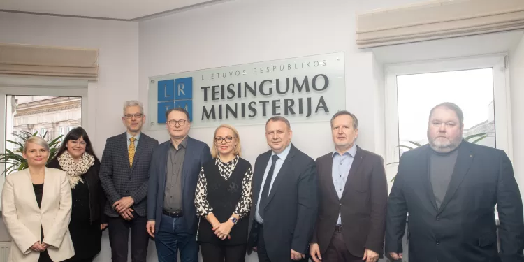 Teisingumo Ministerija: Teisingumas Tarptautinių Nusikaltimų Aukoms Turi Būti Prieinamas Ir Lietuvoje