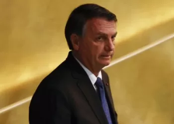 Brazilijos senatorius: buvęs prezidentas Jairas Bolsonaro dalyvavo posėdyje, kuriuo siekiama panaikinti 2022 m. rinkimus