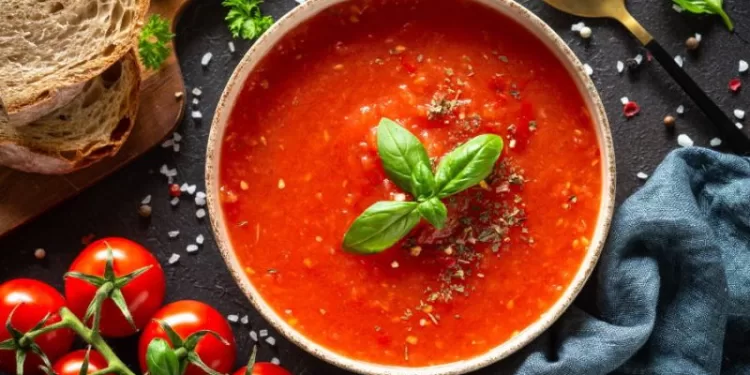 Aromatinga Pomidorų Sriuba Su Aštriais Prieskoniais – šildančiai šeimos Vakarienei Už Mažiau Nei 4 Eurus
