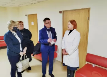 Vilkaviškyje Apsilankęs Sveikatos Apsaugos Ministras A. Dulkys Akcentavo Pavėžėjimo Reikšmę Ir Aptarė Medikų Krūvius