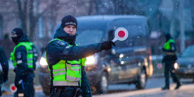 Policijos Pareigūnų Pajėgas Stiprino Lietuvos Policijos Mokyklos Kursantai Policijos Pareigūnų Pajėgas Stiprino Lietuvos Policijos Mokyklos Kursantai