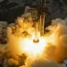 „SpaceX“ išbandė 31 variklį ant „Starship“ milžiniško „Super Heavy“ stiprintuvo