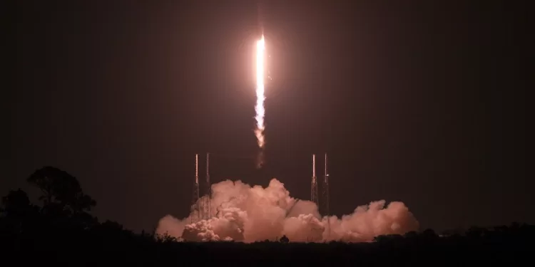 „SpaceX“ paleido ryšių palydovą Ispanijos „Hispasat“.