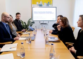 Su „Meta“ atstovais Vyriausybės kanclerė aptarė probleminius socialinių tinklų moderavimo klausimus Rusijos karo prieš Ukrainą fone 