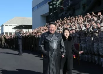 Šiaurės Korėja leidžia pašto ženklus, kuriuose pavaizduota Kim Jong Uno dukra
