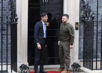 Didžioji Britanija mini vienerius Ukrainos karo metus tylos minute