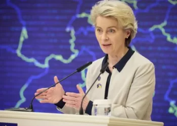 ES paskelbė apie 11 mlrd. dolerių sankcijų Rusijai planą dėl karo Ukrainoje