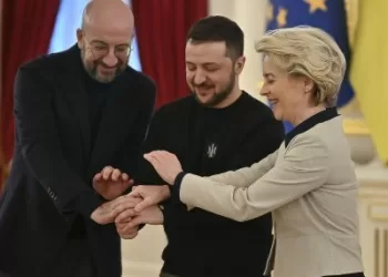 ES Parlamentas ragina „rimtai apsvarstyti“ aprūpinti Ukrainai naikintuvus