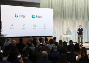 Pasak ekspertų, „Angry Bing“ pokalbių robotas tiesiog imituoja žmones