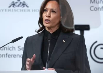 Kamala Harris kaltina Rusiją vykdant karo nusikaltimus Ukrainoje