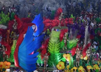 Milijonai dalyvaus, nes visavertis karnavalas grįžta į Braziliją