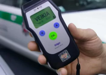 Lomenių Kaime, Viduryje Dienos, įkliuvo Visiškai Girtas Automobilio Vairuotojas