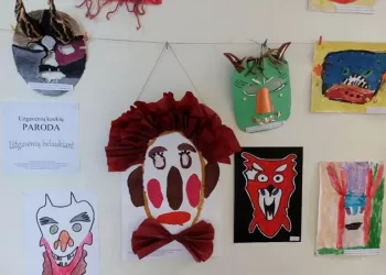 Troškūnų Bibliotekoje Vaikų Gamintų Užgavėnių Kaukių Paroda