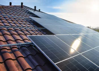 Nuosava Saulės Elektrinė – Kada įsirengti, Kad Ji Neštų Didžiausią Naudą?