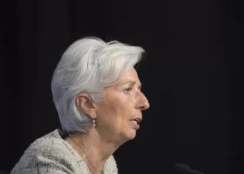 EBPO praneša, kad ketvirtąjį ketvirtį ekonomikos augimas sulėtėjo iki 0,3%.