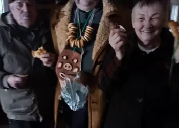 Budrių Bendruomenės Persirengėlių Net Pikti šunys Nepuola