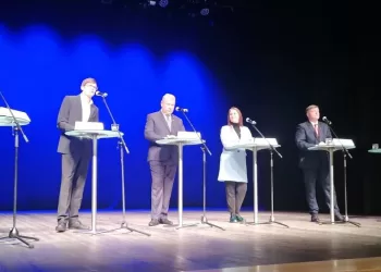 Beveik Vienbalsiai Kandidatai į Merus Rinkosi LGBT Paradą