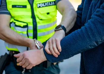 Klaipėdoje Atliekamas Tyrimas Dėl Užsienietėms Peiliu Grasinusio Ir Jas Apiplėšusio Vyro