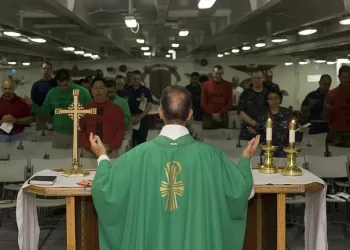 Vokietijoje Kunigas Išeikvojo Parapijos Lėšas Sukčių Interneto Loterijoje!