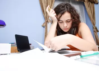 Kognityviniai mokslininkai kuria naują modelį, paaiškinantį kalbos supratimo sunkumus