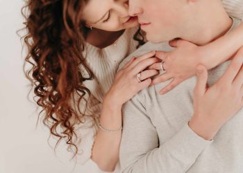 Sužadėtuvių žiedai: gidas vyrams, kaip išrinkti tobulą