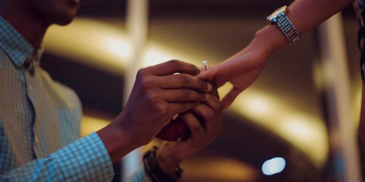 Sužadėtuvių žiedas. Kokia jo prasmė?