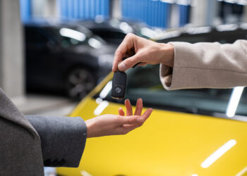 Planuojate parduoti automobilį? Ekspertai siūlo palaukti bent iki pavasario