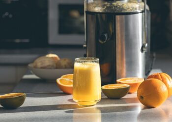 Pasirūpinkite savimi ir artimaisiais: lėtaeigės sulčiaspaudės dovana sveikesnei gyvensenai