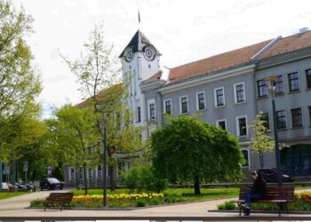 Aukštos kvalifikacijos darbuotojai skatinami rinktis Šiaulius: jiems teikiama finansinė parama