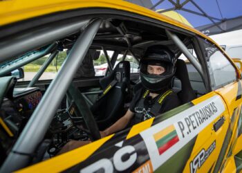 Virtualaus „drifto“ čempionato lyderis išbandė 800 AG BMW – rezultatas nustebino