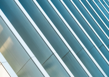 Kuo polikarbonatas skiriasi nuo kitų statybinių medžiagų? Pagrindiniai pranašumai