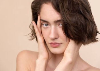 Kaip atnaujinti ir atgaivinti pavargusią veido odą?